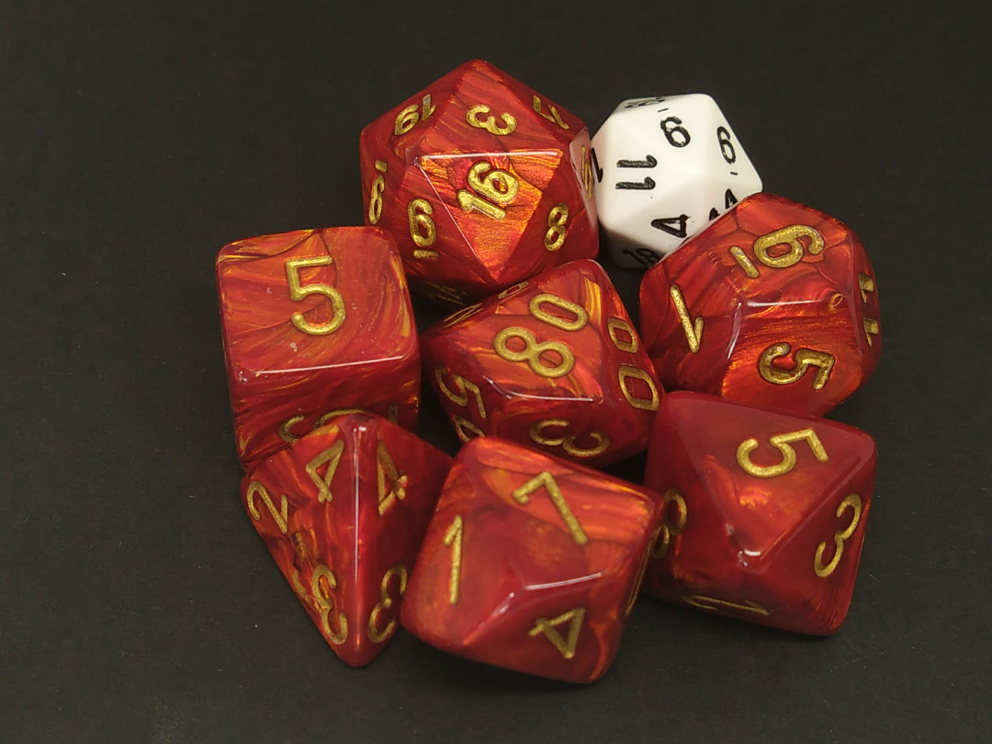 Mega-Hedral polydice set, Scarab Scarlet w/gold