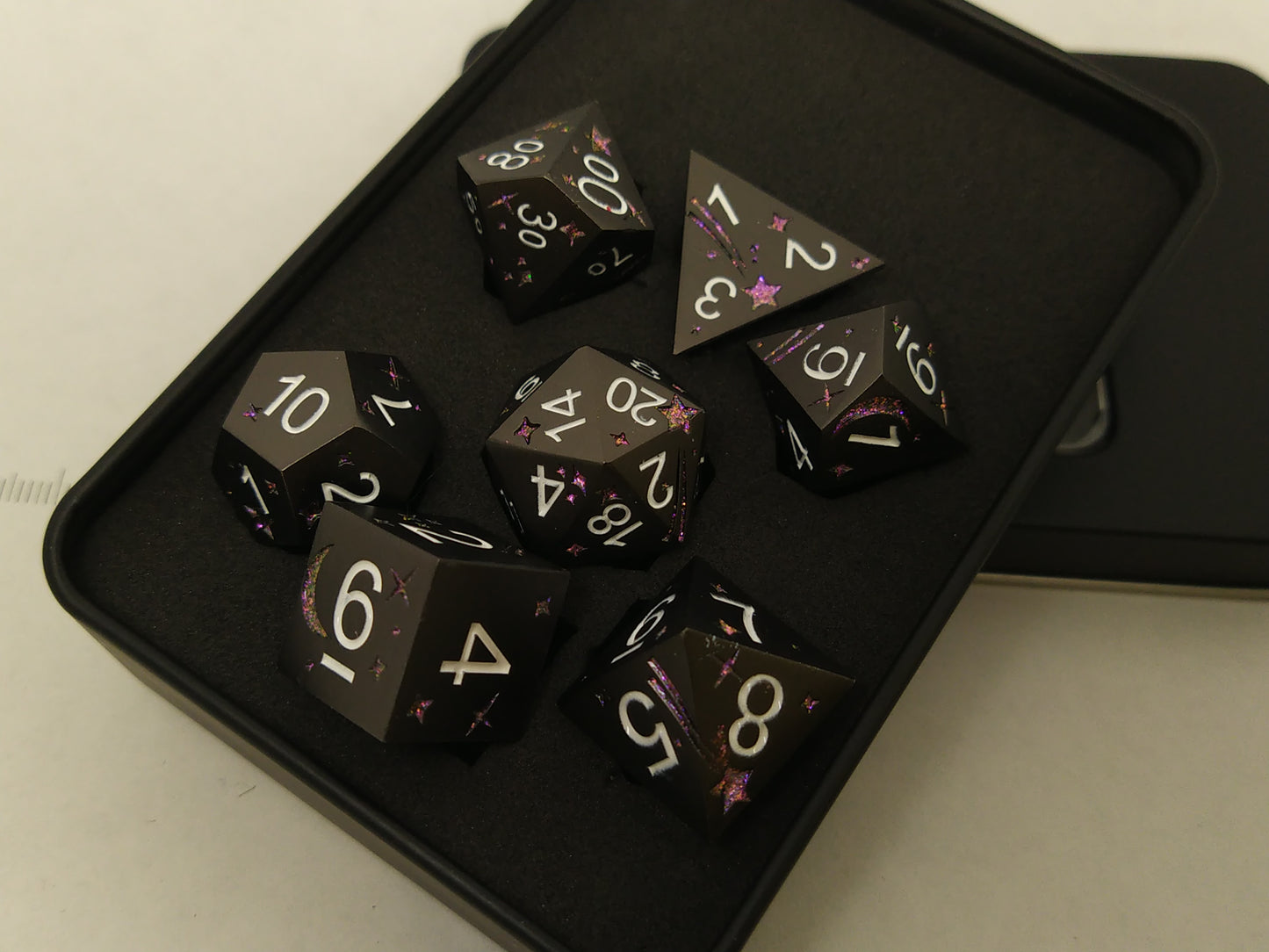 Temporal, metal polydice set