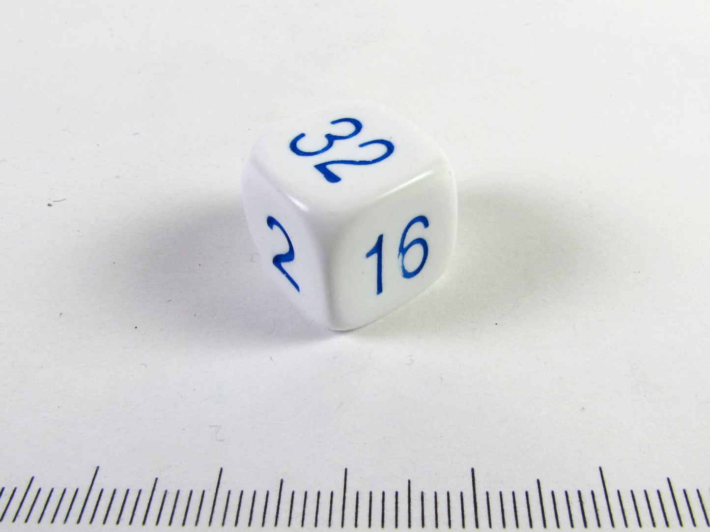 Backgammon doubling cube, wit met blauwe cijfers