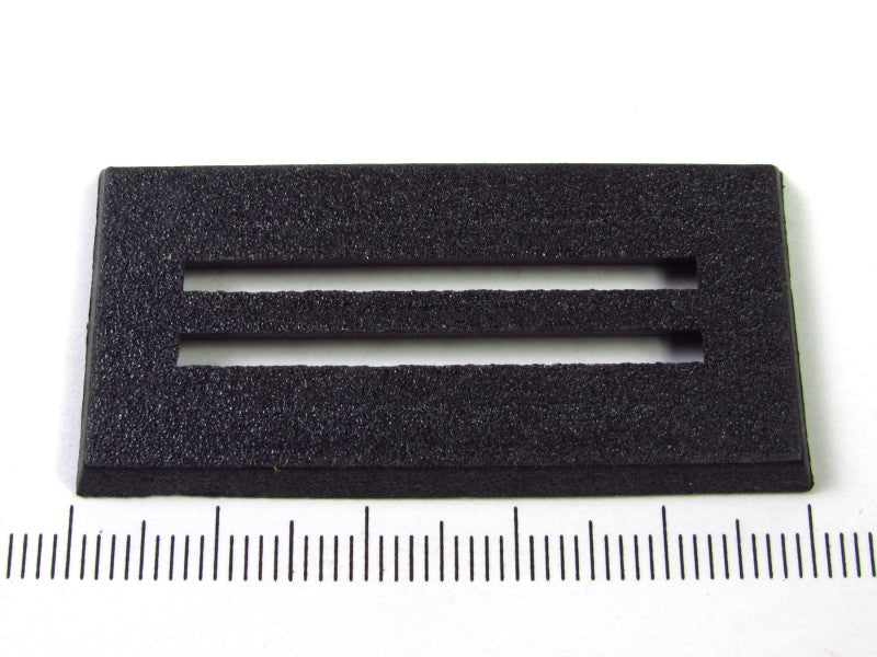 Miniature base - 25x50 mm rechthoek met sleuf